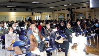 Les Assises régionales du fleurissement de la région Centre ont pu reprendre cette année. Elles ont réuni le 30 septembre plus de 200 personnes sur le thème : « La relance des filières paysagère et touristique ». ©ARF Les Assises régionales du fleurissement de la région Centre ont pu reprendre cette année. Elles ont réuni le 30 septembre plus de 200 personnes sur le thème : « La relance des filières paysagère et touristique ». ©ARF